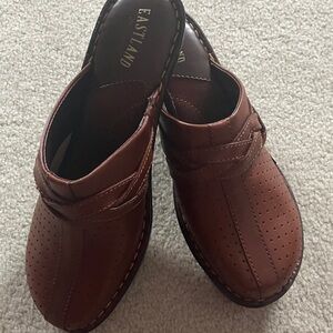 Eastland Chestnut Leather Slip-On clogs size 8.